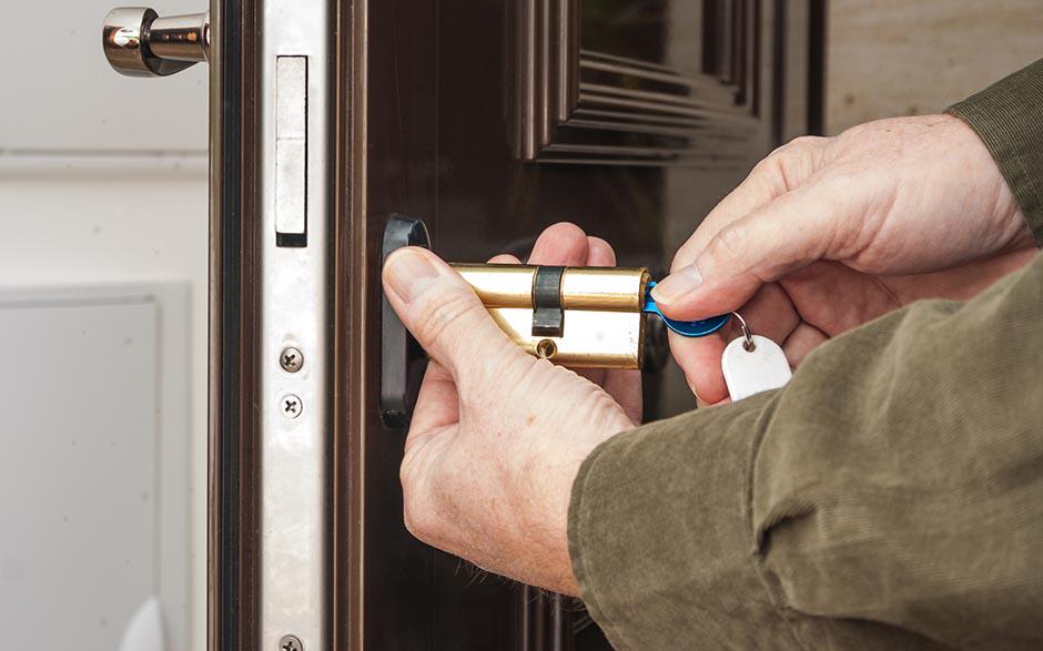 travaux de serrurier ouverture de porte Plaisir